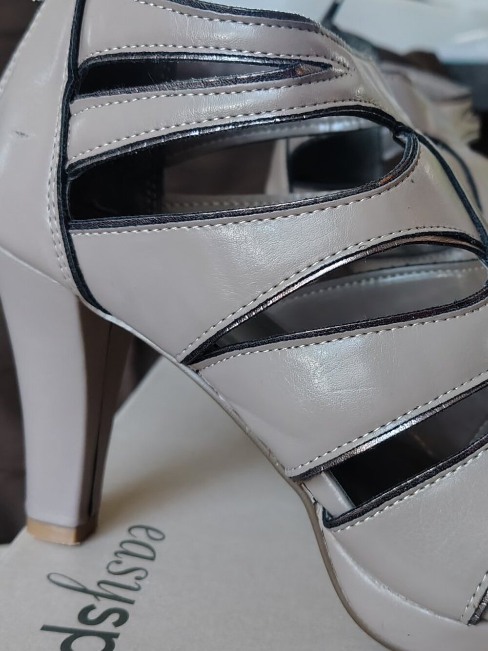 Tan Easy SPIRIT Womens Heels Size 8